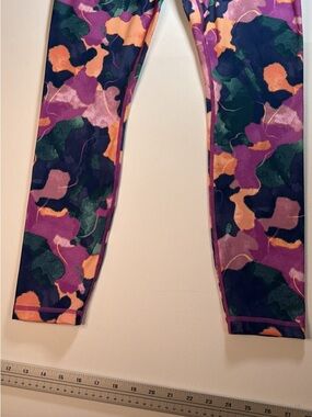 Reebok women Purple & Navy Multi-Color Camo Leggings